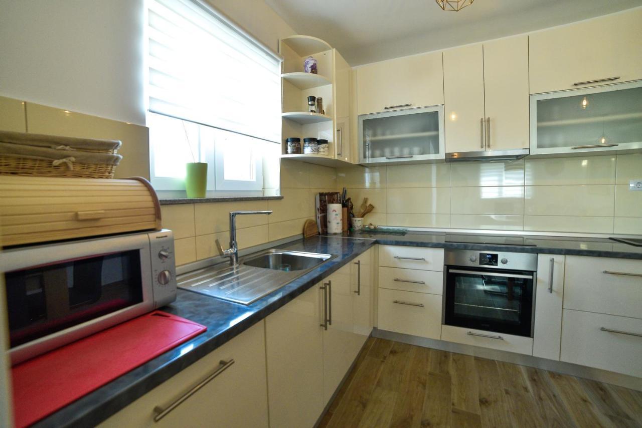 Holiday Home Mb Ražanj Kültér fotó