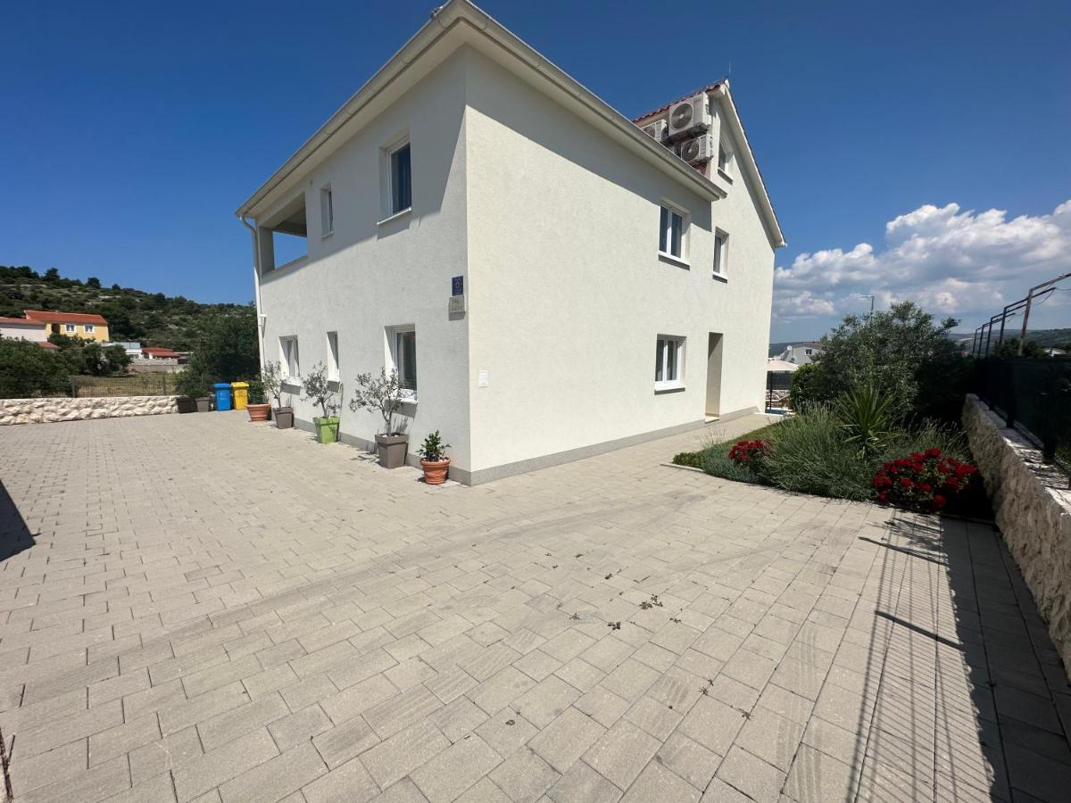 Holiday Home Mb Ražanj Kültér fotó