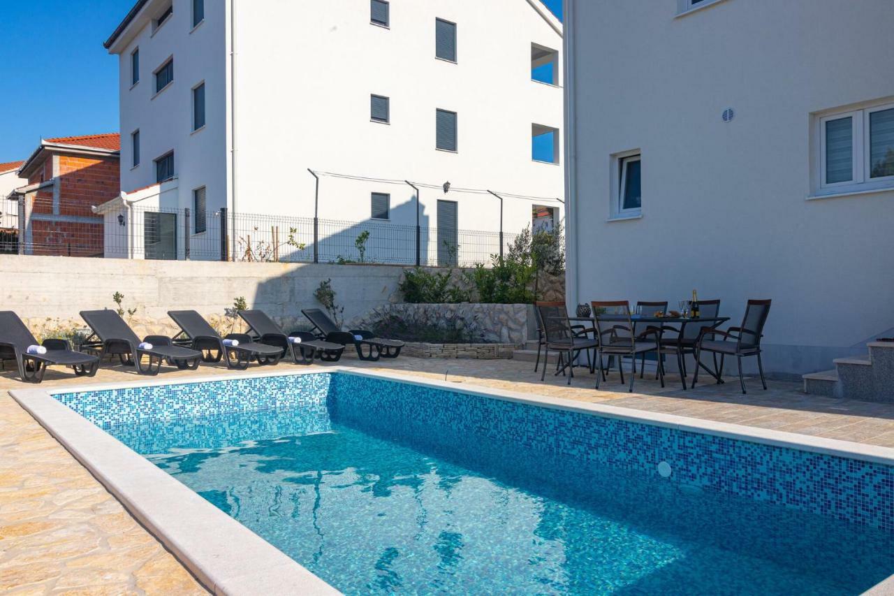 Holiday Home Mb Ražanj Kültér fotó
